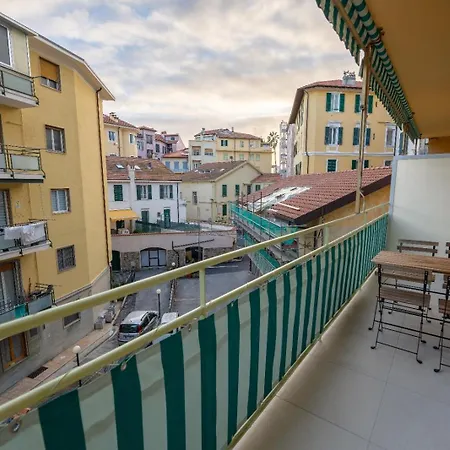 Апартаменти Festival's *